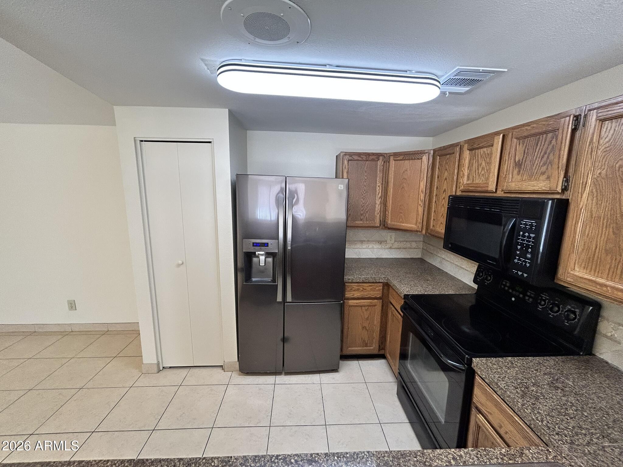1762 West Colt Road Chandler, AZ 85224 - Photo 18 of 36 d kitchen4