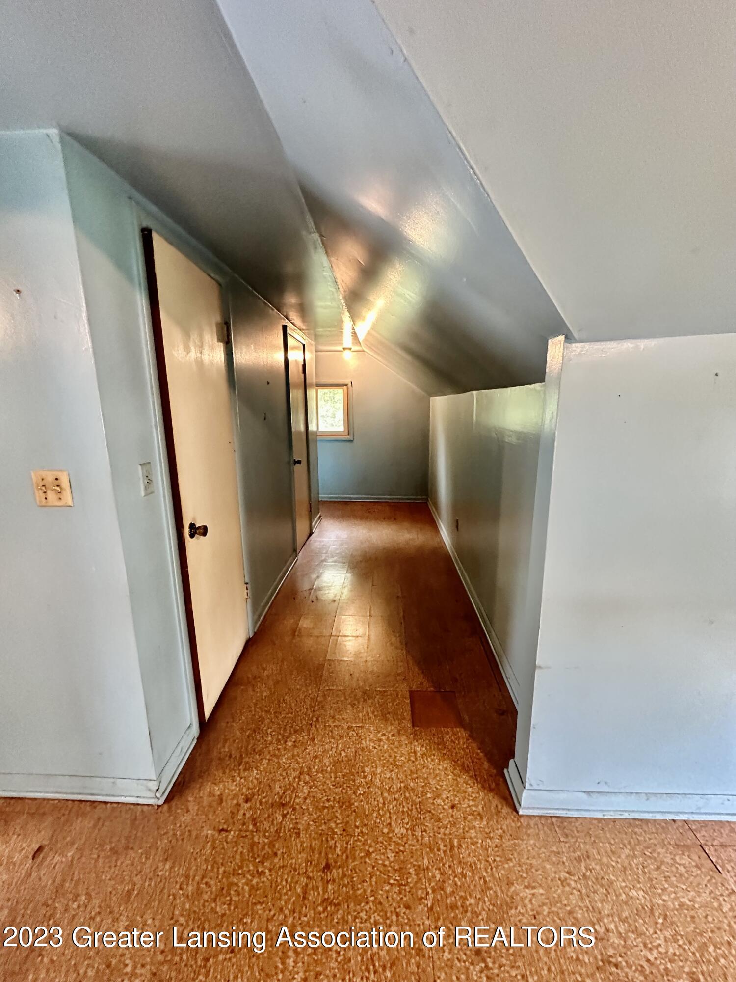 1214 West Valley Road Lansing, MI 48906 - Photo 16 of 23 IMG_3067