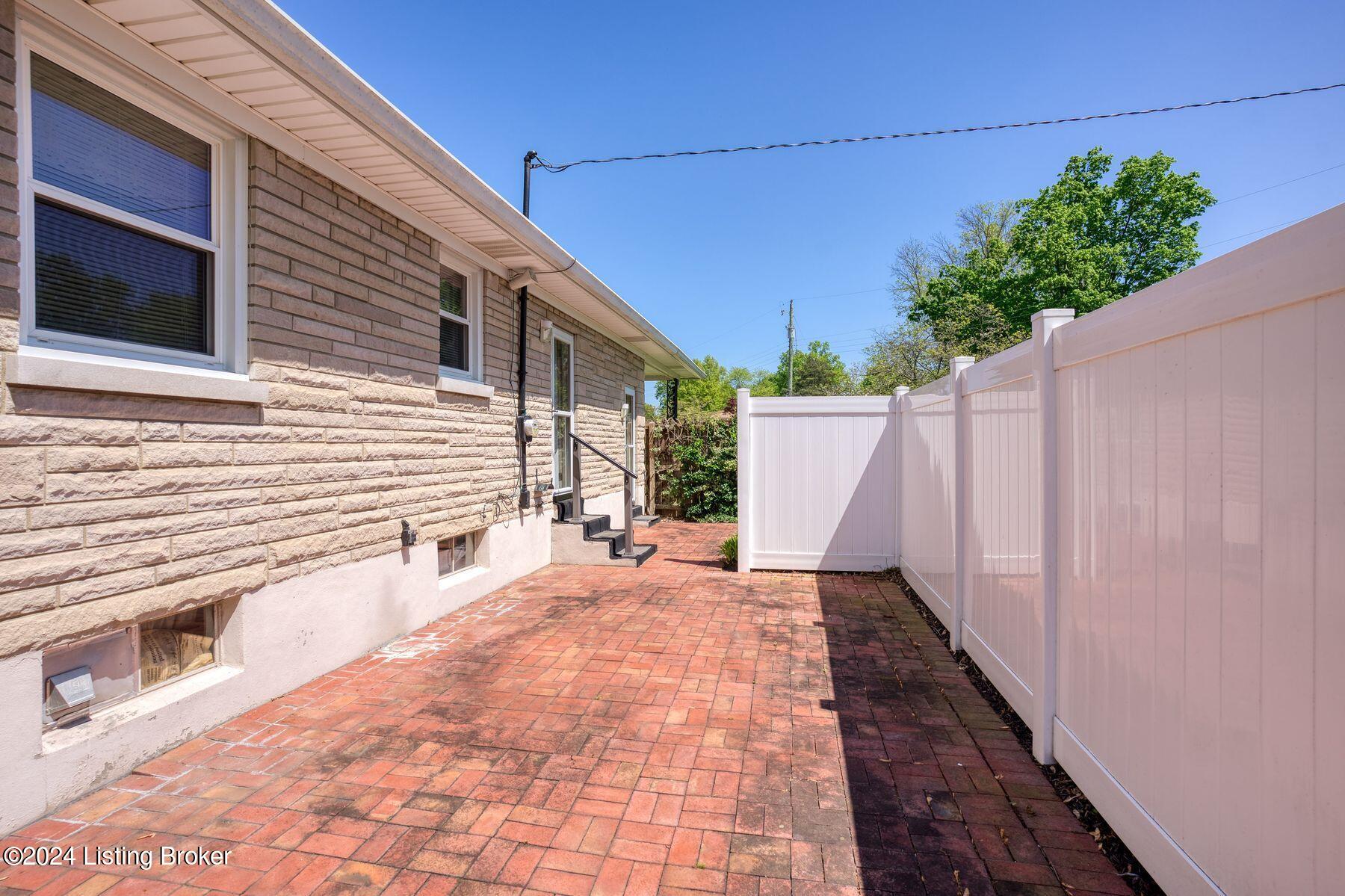 2600 Butler Road Louisville, KY 40216 - Photo 21 of 23 photo_online_021