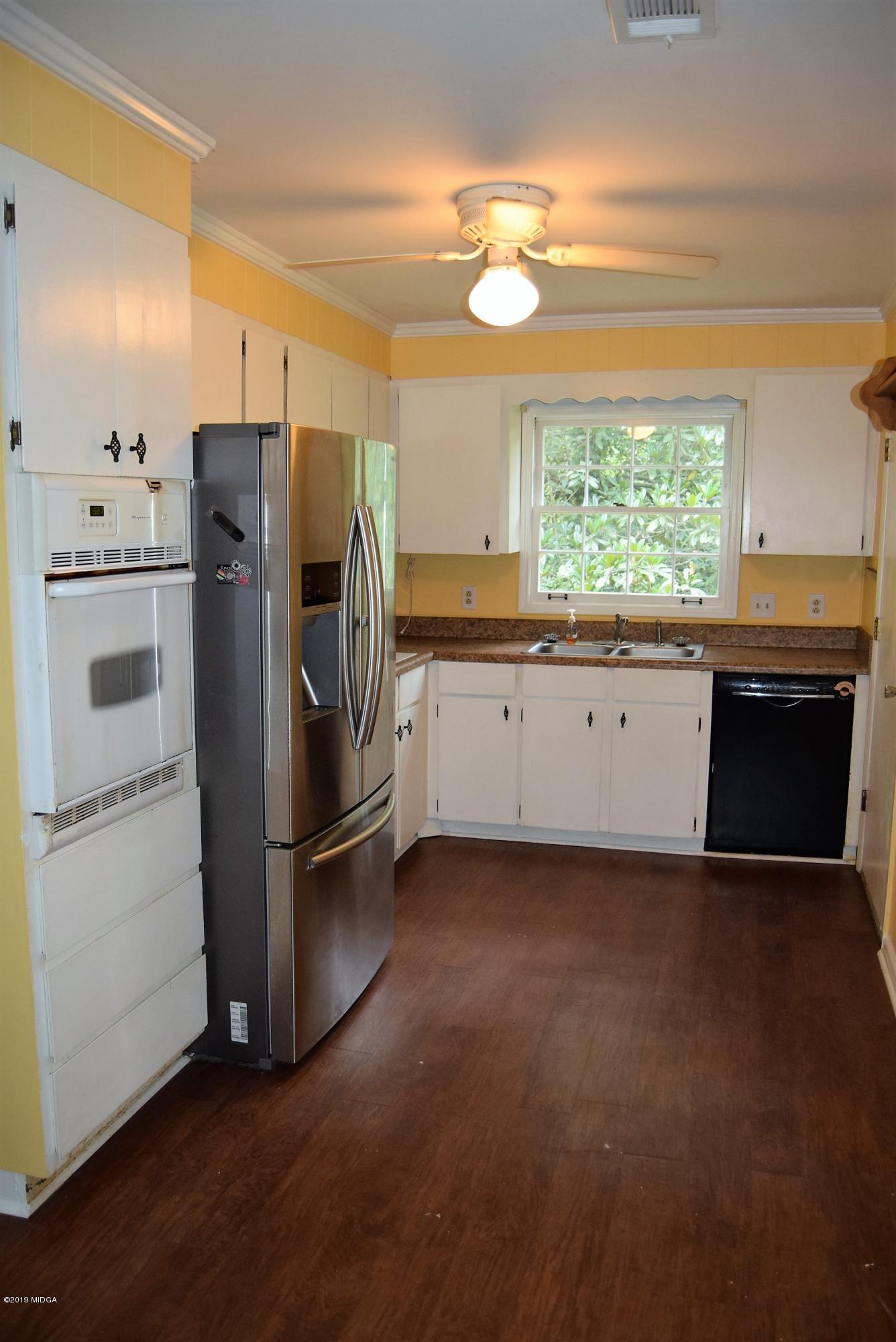 1138 Lake Valley Road Macon, GA 31210 - Photo 5 of 16 DSC_0095 (2)