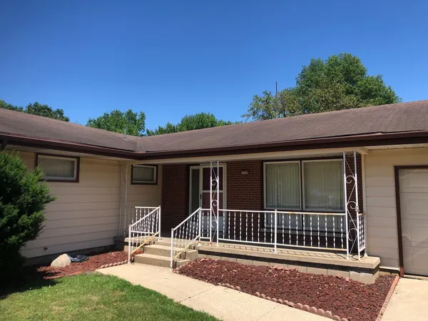$2,500 | 2332 Brookshire East, Champaign, IL 61821