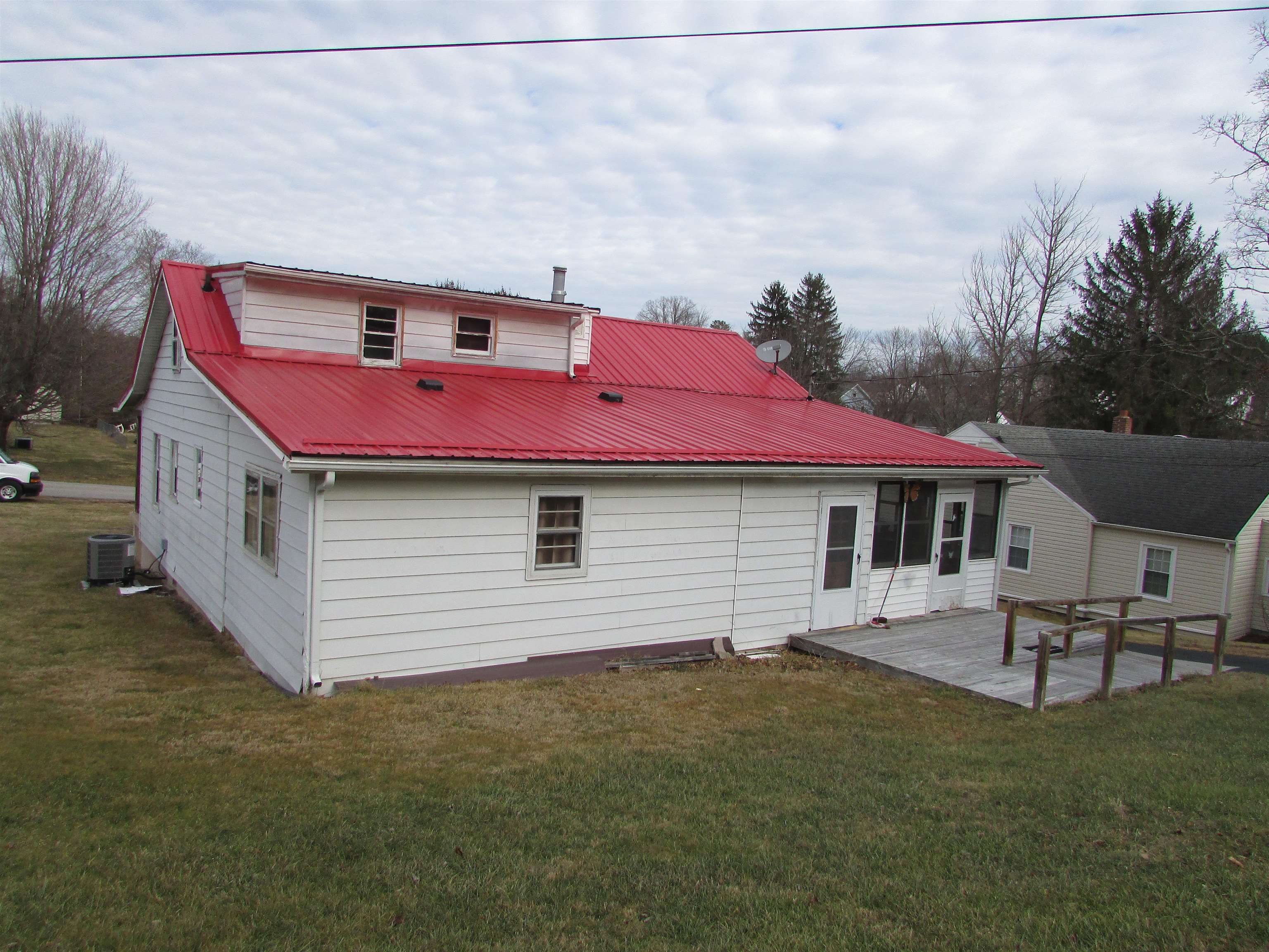 7540 Brandon Road Radford, VA 24141 - Photo 5 of 32 Gallery Image 5