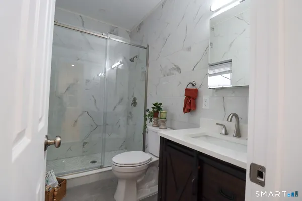 $2,075 | 55 Channing Street, Unit 2, New London, CT 06320