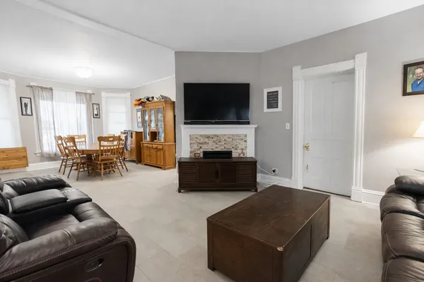 $599,900 | 1502 South Galena Avenue, Dixon, IL 61021