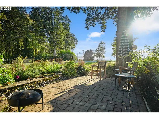 a view of an outdoor space and seating area