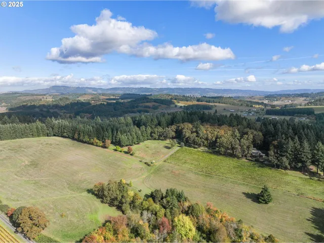 $2,400,000 | 10151 Northeast Rivenwood Lane, Yamhill, OR 97148