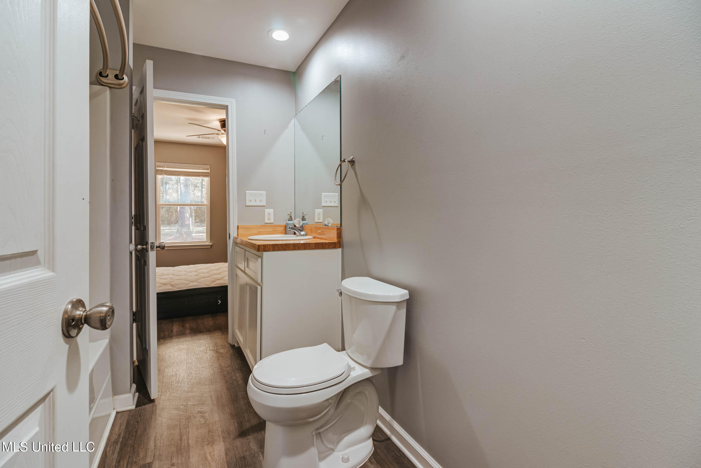 196C Easley Road, Unit D Lucedale, MS 39452 - Photo 16 of 28 Jack & Jill Bathroom