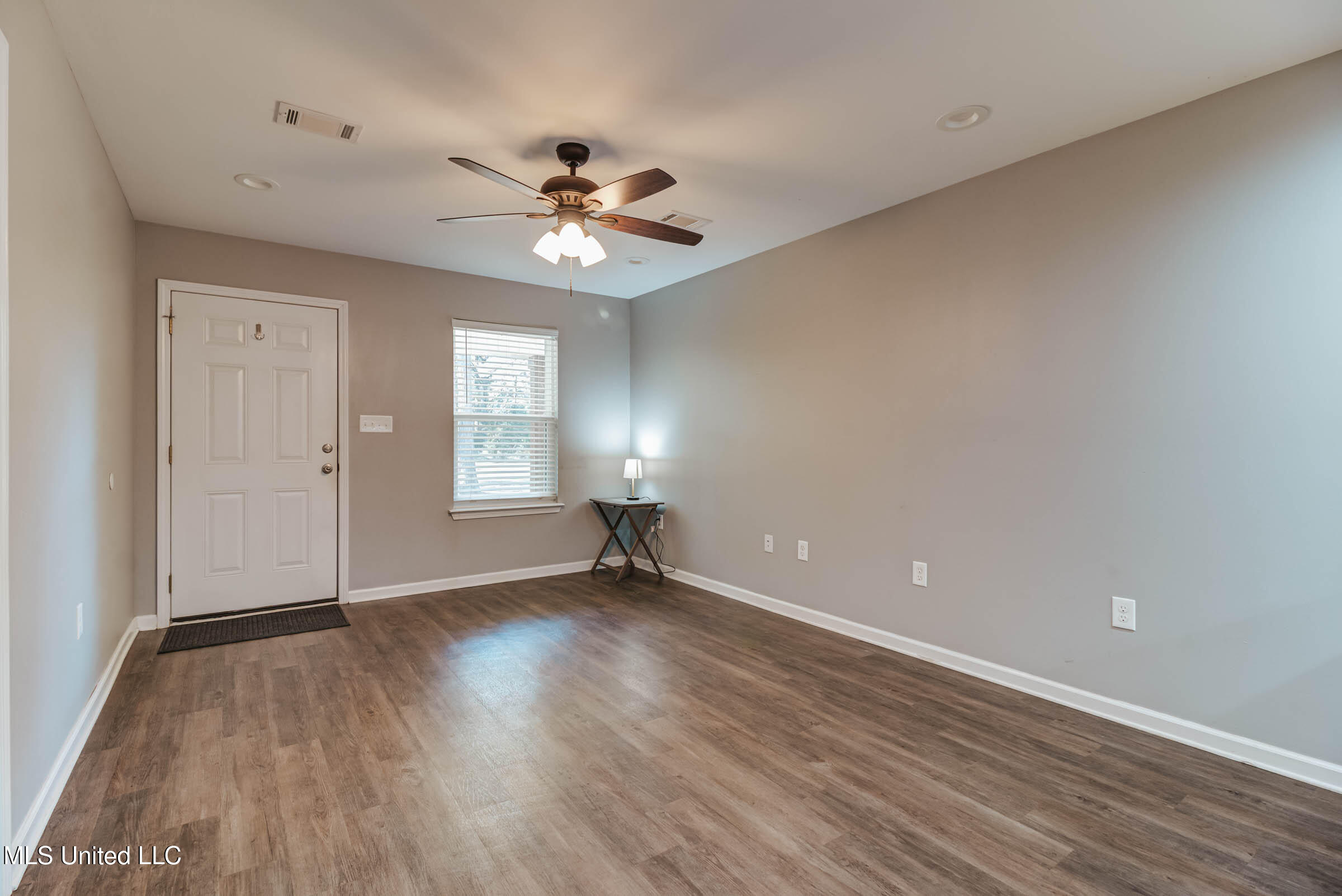 196C Easley Road, Unit D Lucedale, MS 39452 - Photo 6 of 28 Living Room