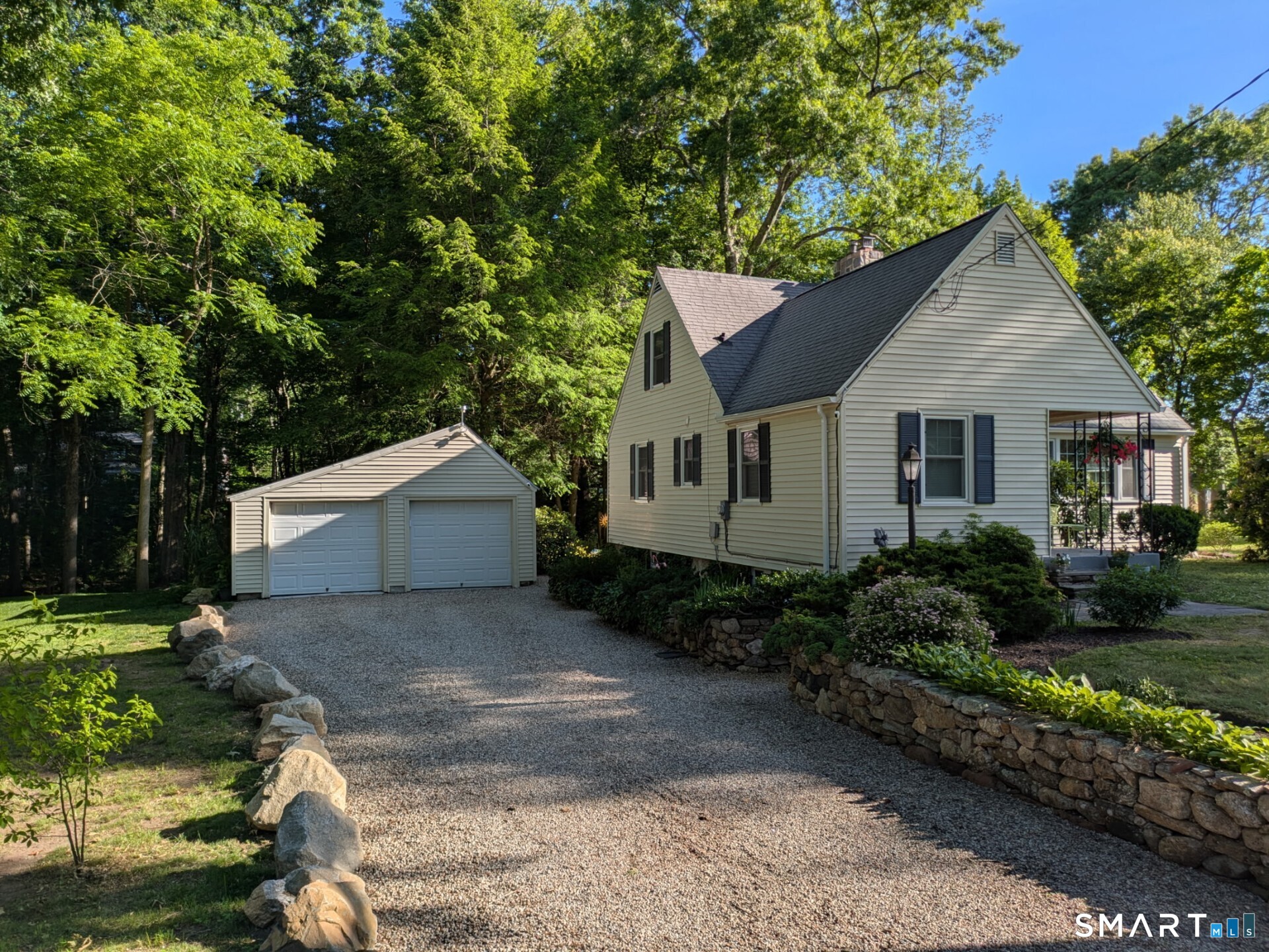 19 Stevens Street Avon, CT 06001 - Photo 3 of 3