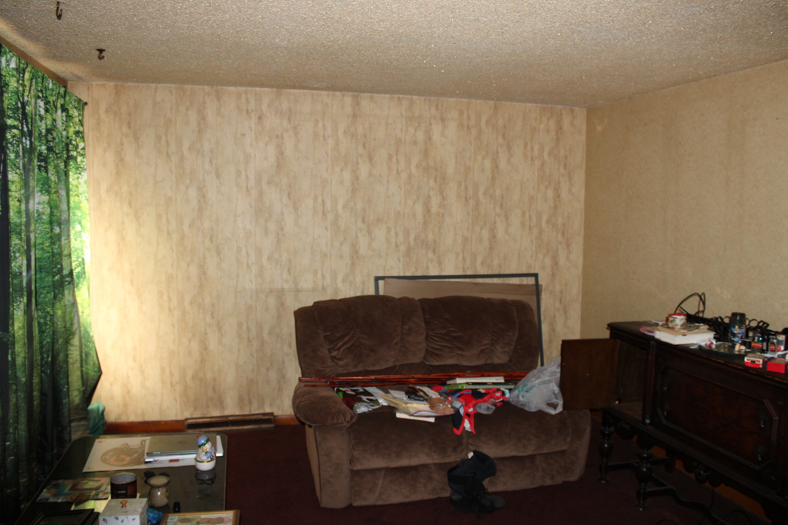 2016 West 52nd Street Chicago, IL 60609 - Photo 4 of 46 a living room with furniture and a flat screen tv