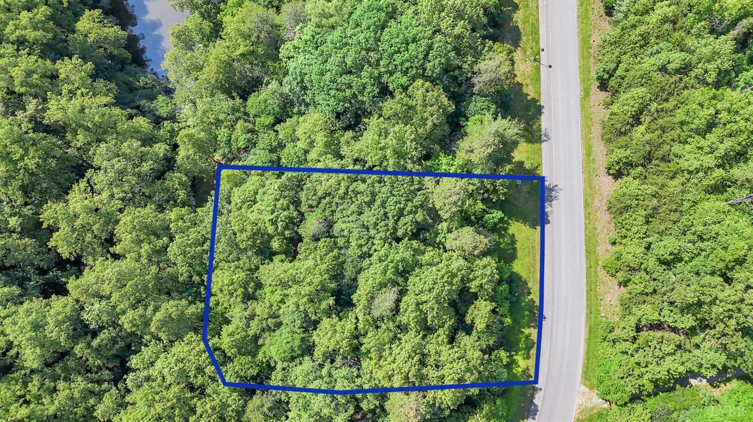 0 Watchtower Drive Moneta, VA 24121 - Photo 19 of 28 a view of a garden from a balcony