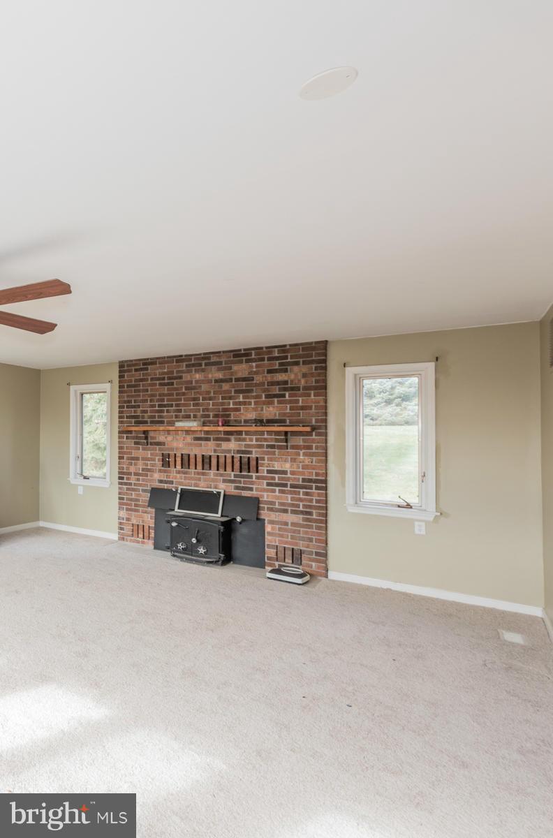 1501 Brehm Road Westminster, MD 21157 - Photo 9 of 25 Living Room