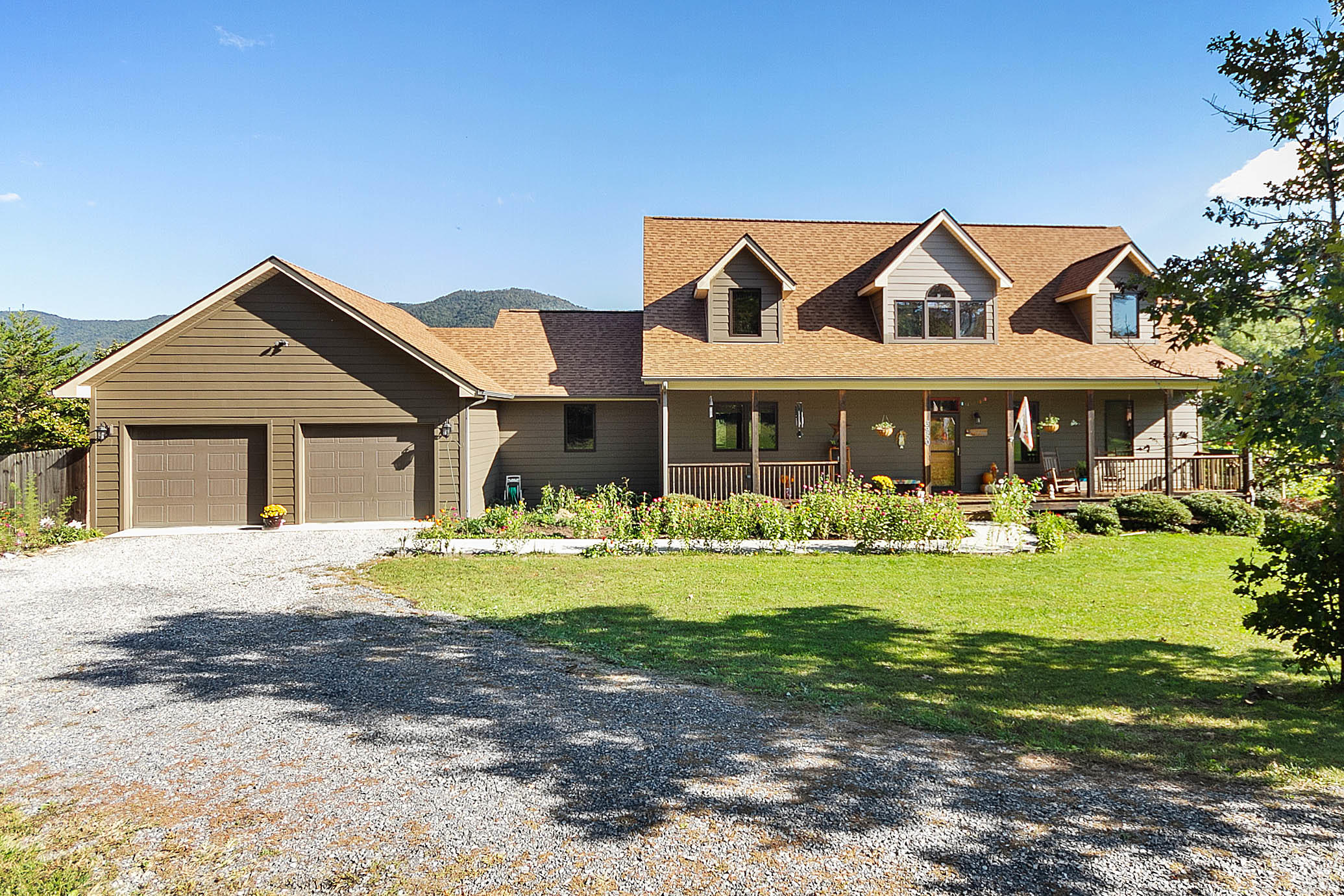 3950 Flatwoods Road Elliston, VA 24087 - Photo 1 of 94 Front View