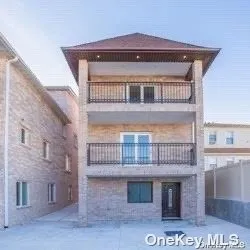 $1,980,000 | 7-15 College Place | College Point