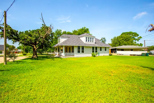 $295,000 | 435 South Orange Street, Giddings, TX 78942