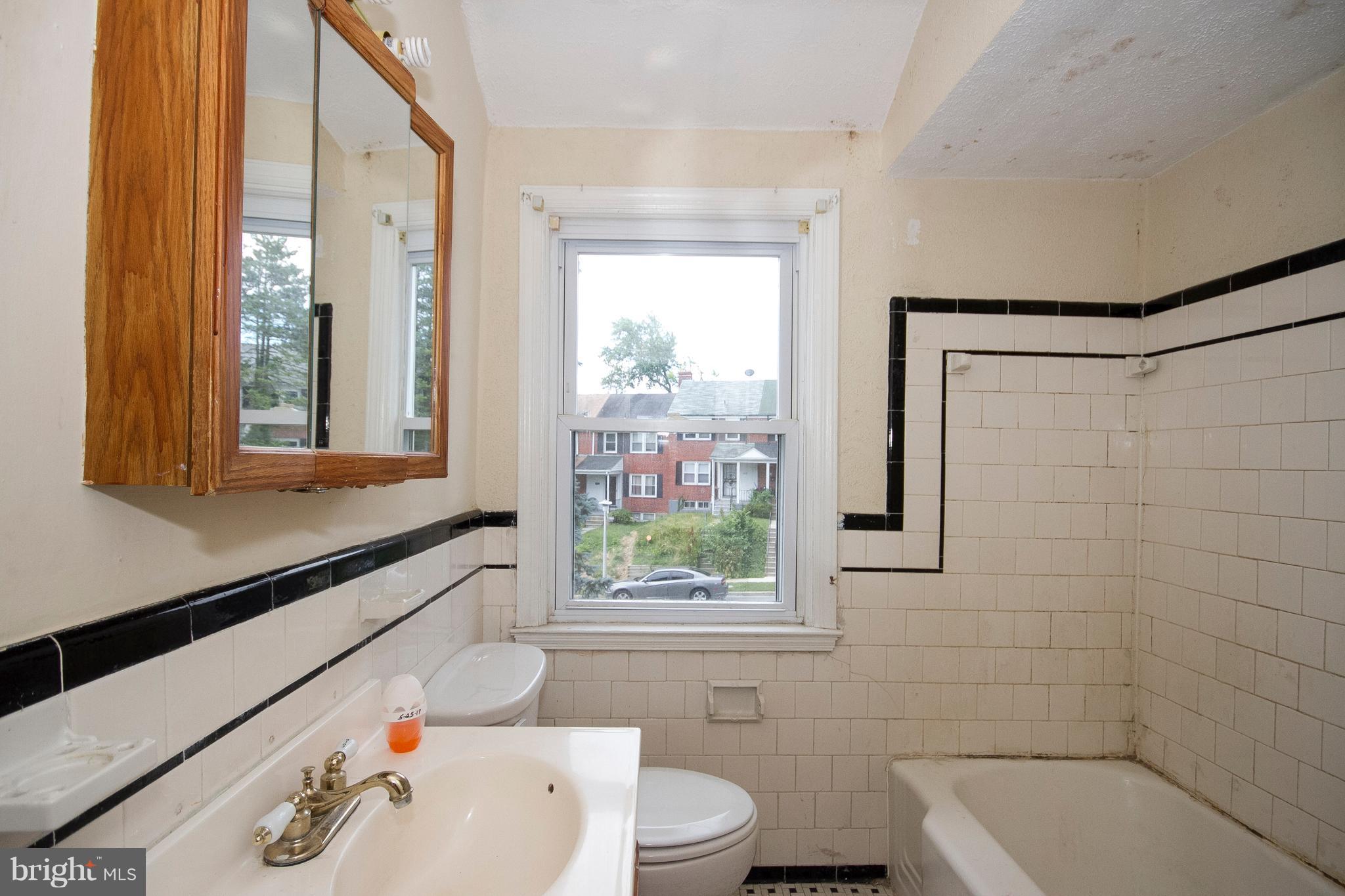 1024 Witherspoon Road Baltimore, MD 21212 - Photo 21 of 23 Bath