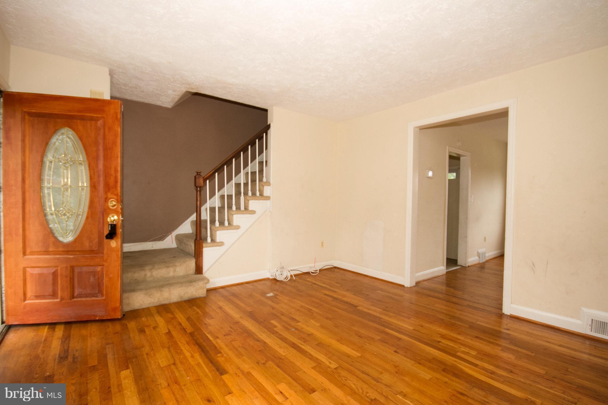 1024 Witherspoon Road Baltimore, MD 21212 - Photo 5 of 23 Living Room