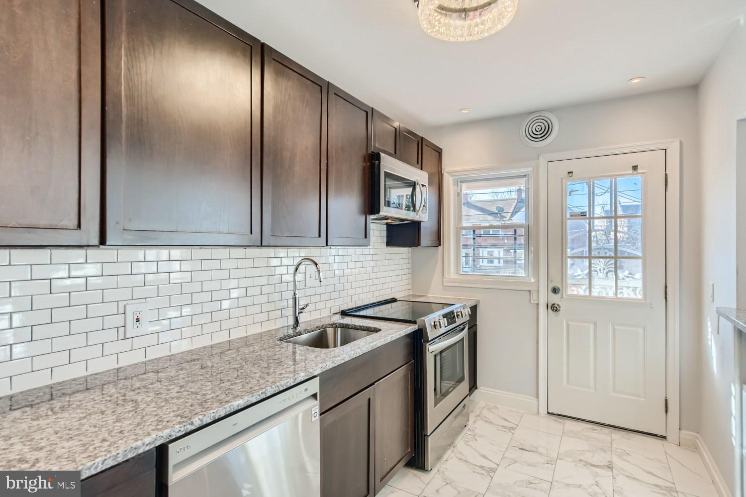 1517 Stonewood Road Baltimore, MD 21239 - Photo 8 of 28 Gallery Image 8