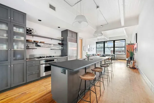 $2,200,000 | 1 Main Street, Unit 4K | DUMBO