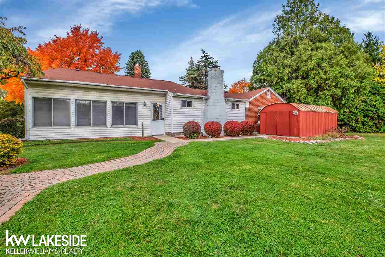 157 Nawakwa Road Rochester, MI 48307 - Photo 10 of 32