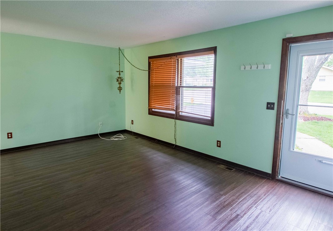 1021 Sunset Ridge Danville, IL 61834 - Photo 3 of 16 Gallery Image 3