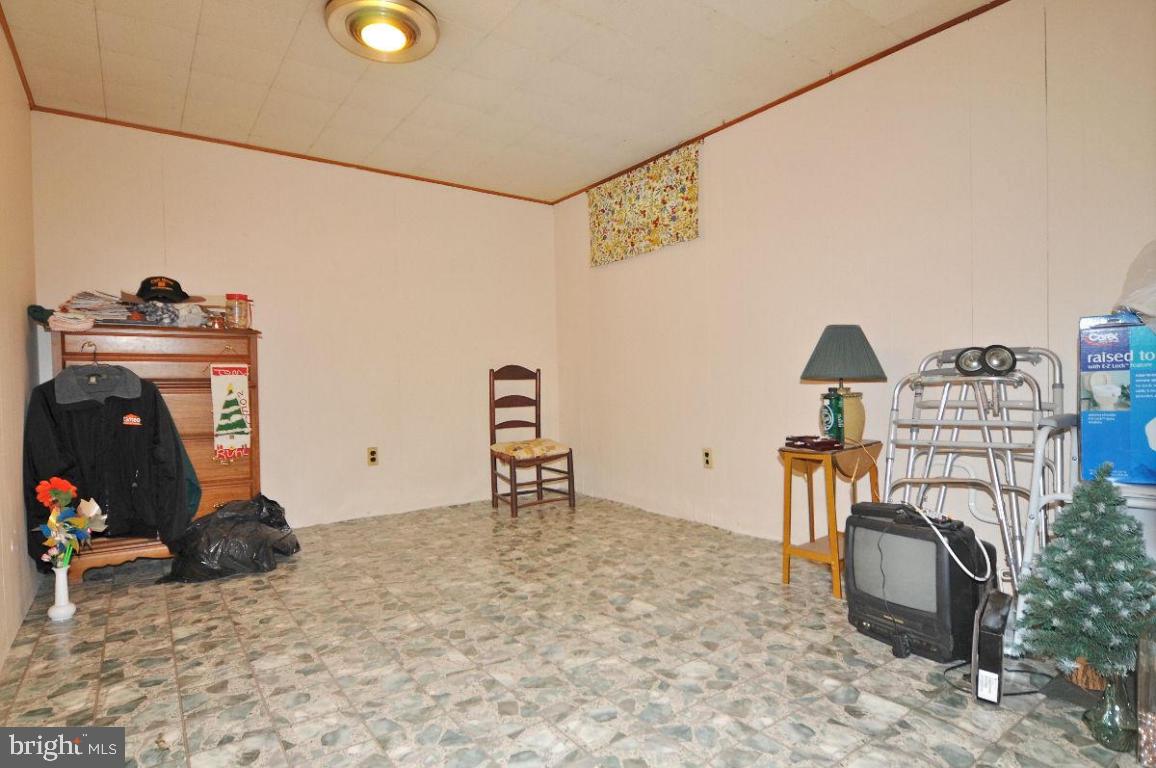 998 Cardinal Road Lancaster, PA 17601 - Photo 17 of 27 Gallery Image 17