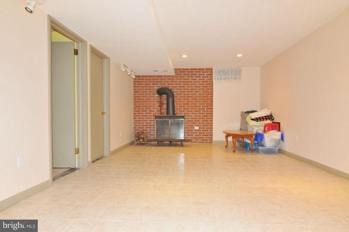 998 Cardinal Road Lancaster, PA 17601 - Photo 18 of 27 Gallery Image 18