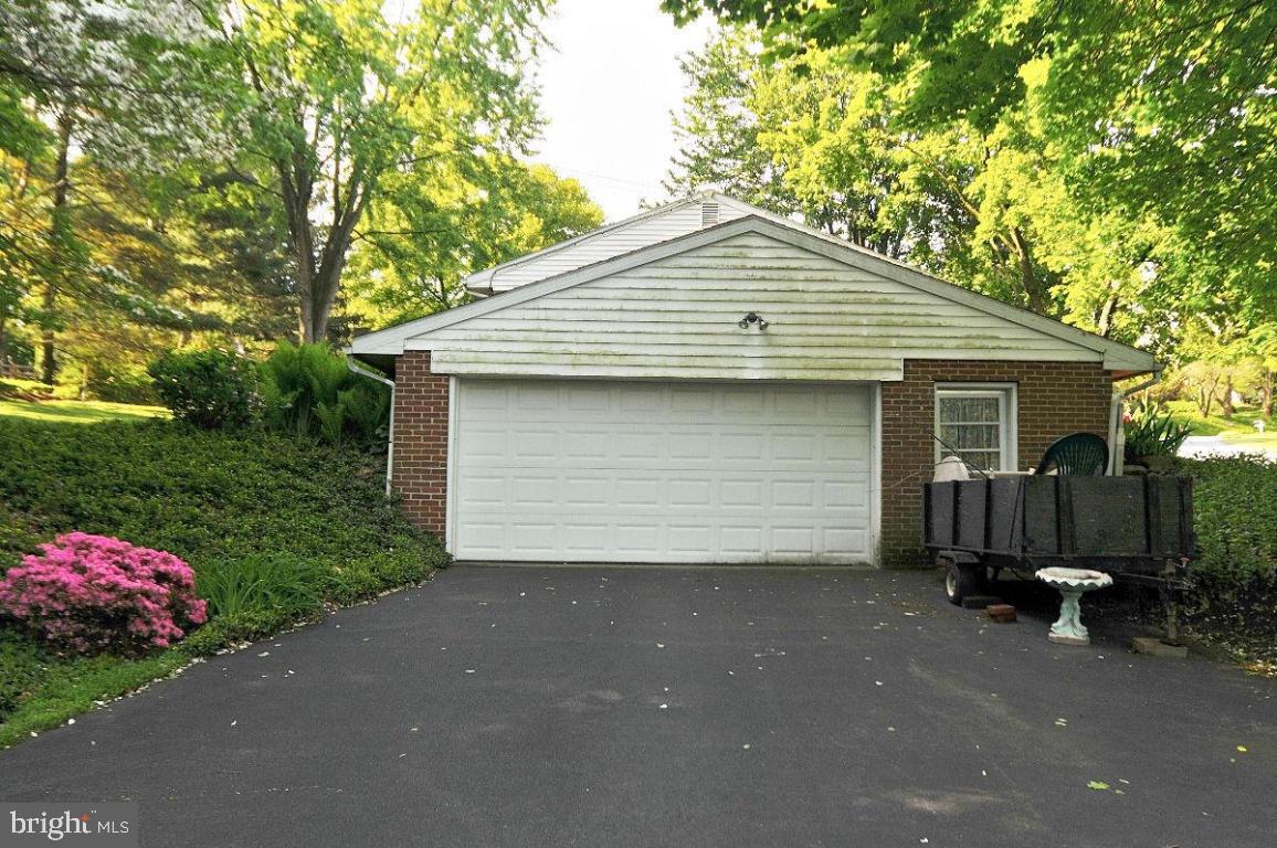 998 Cardinal Road Lancaster, PA 17601 - Photo 23 of 27 Gallery Image 23
