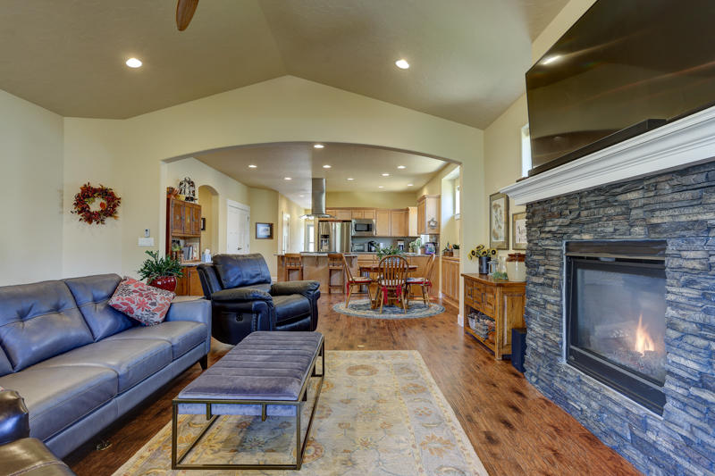 20838 Rorick Drive Bend, OR 97701 - Photo 5 of 14 20838 Rorick Drive-6
