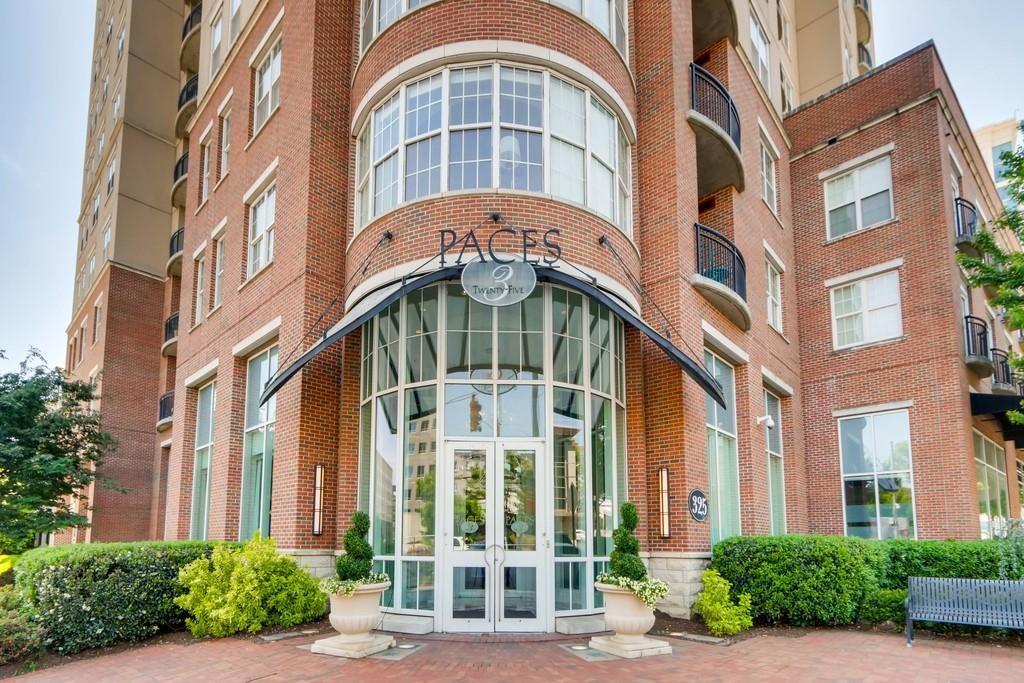 Great building with concierge in the heart of Buckhead