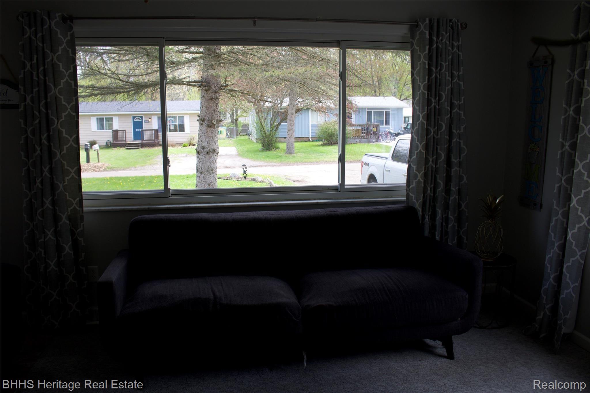 5131 Warmbriar Road White Lake, MI 48383 - Photo 10 of 32 8A52E6EF-4322-4381-946B-085D948351B3_1_100_o.jpeg