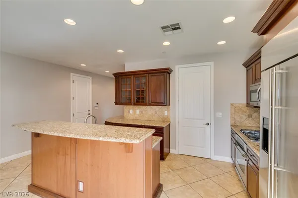 $2,550 | 13 Avenza Drive, Henderson, NV 89011