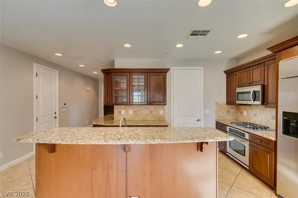 $2,550 | 13 Avenza Drive, Henderson, NV 89011
