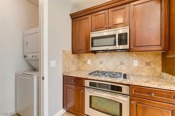 $2,550 | 13 Avenza Drive, Henderson, NV 89011