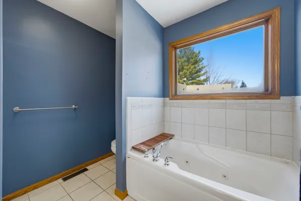 $460,000 | 3101 Ernest Drive, Sandwich, IL 60548