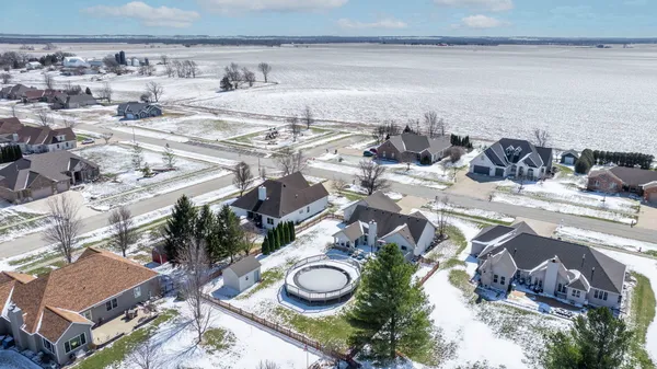 $460,000 | 3101 Ernest Drive, Sandwich, IL 60548