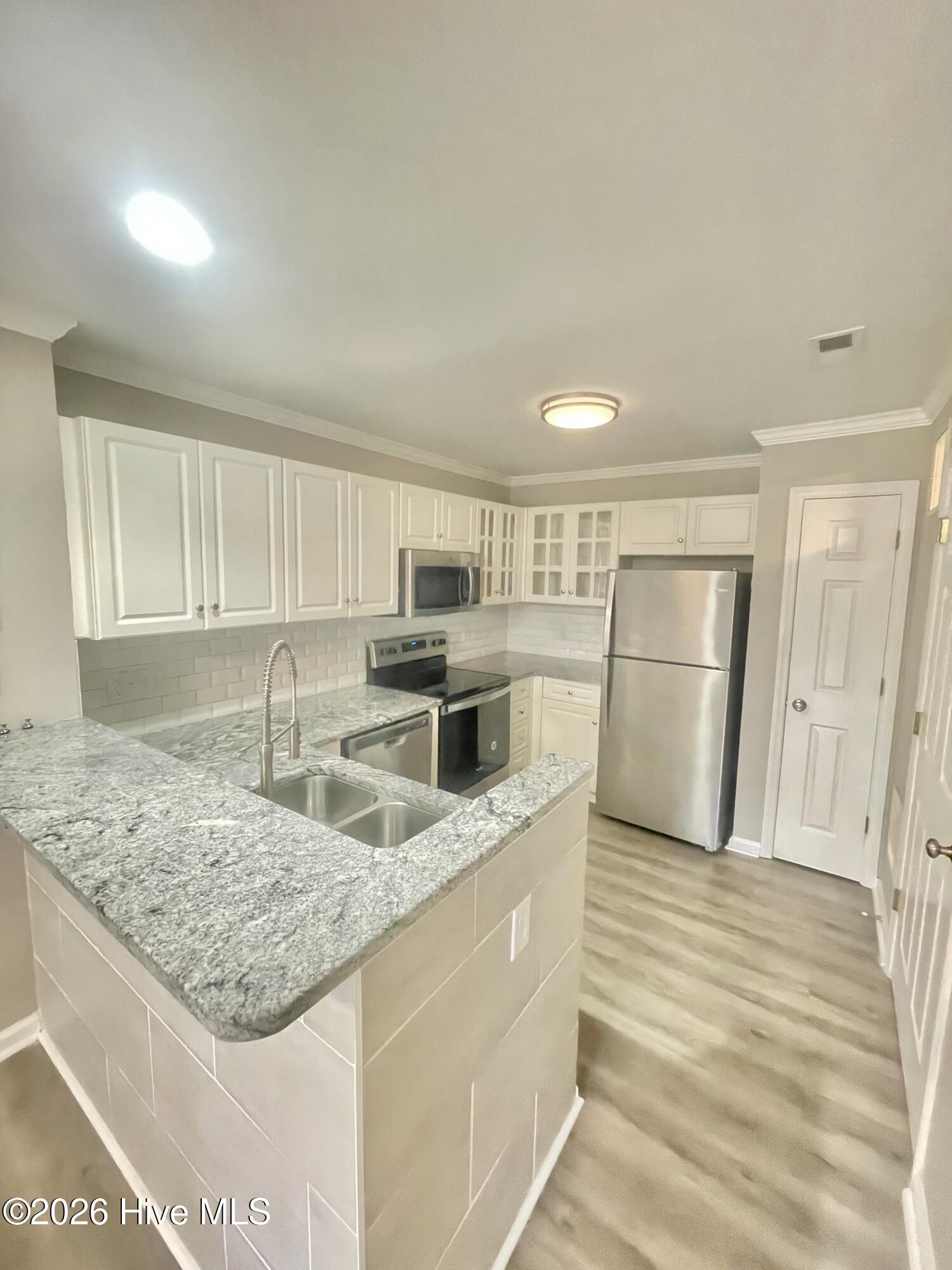 2591 Thackery Road, Unit C Greenville, NC 27858 - Photo 4 of 20 IMG_8798