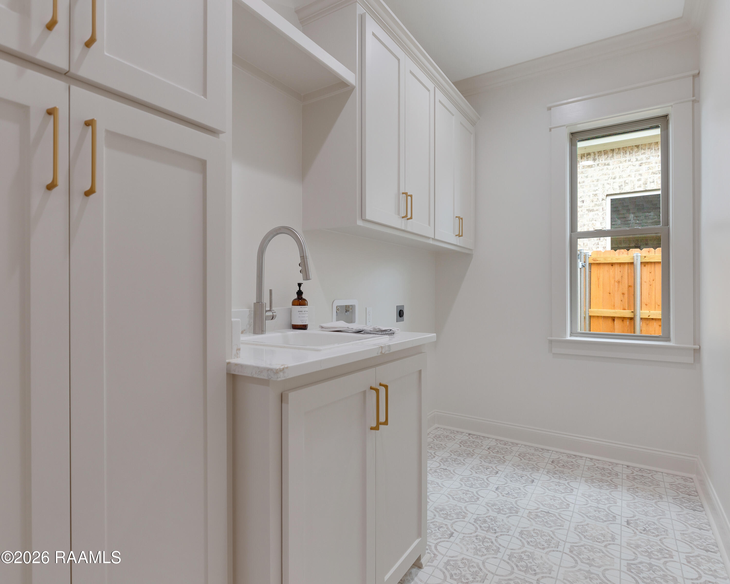 112 Spring Meadow Broussard, LA 70518 - Photo 19 of 37 Laundry Room