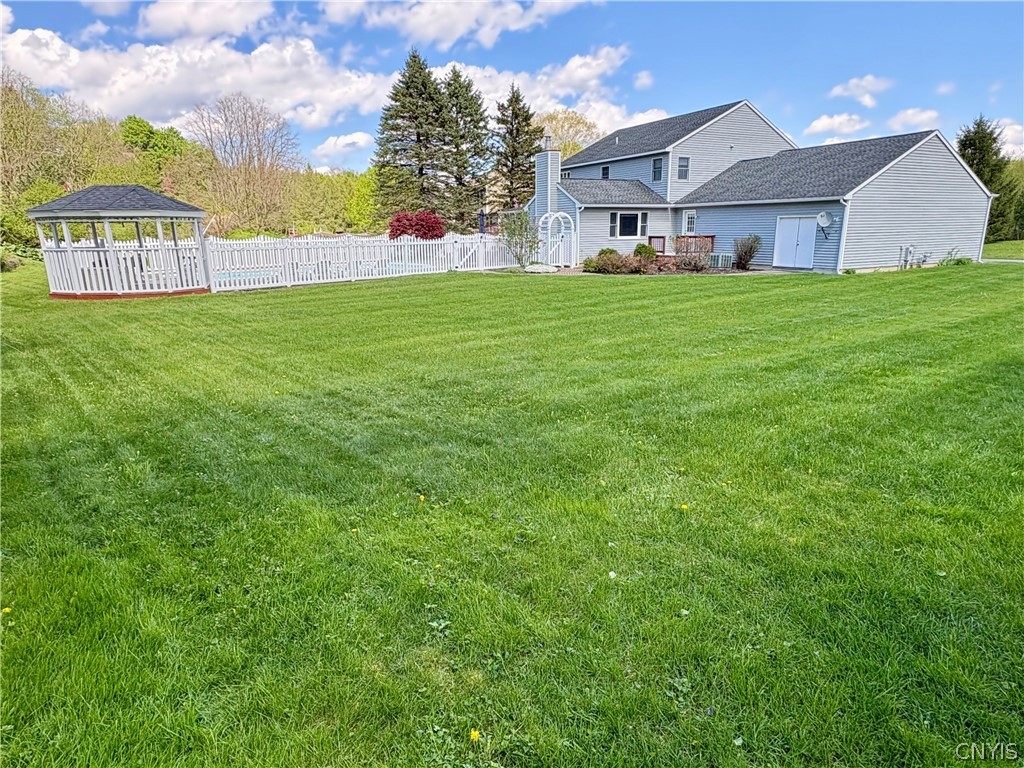 7892 East Ridge Pointe Drive Manlius, NY 13066 - Photo 3 of 46 Huge side yard