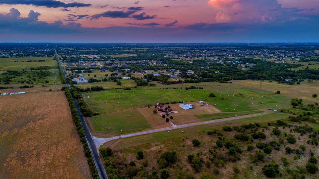 1810 Longbranch Road Waxahachie, TX 76065 - Photo 36 of 39 a view of a golf club with a yard
