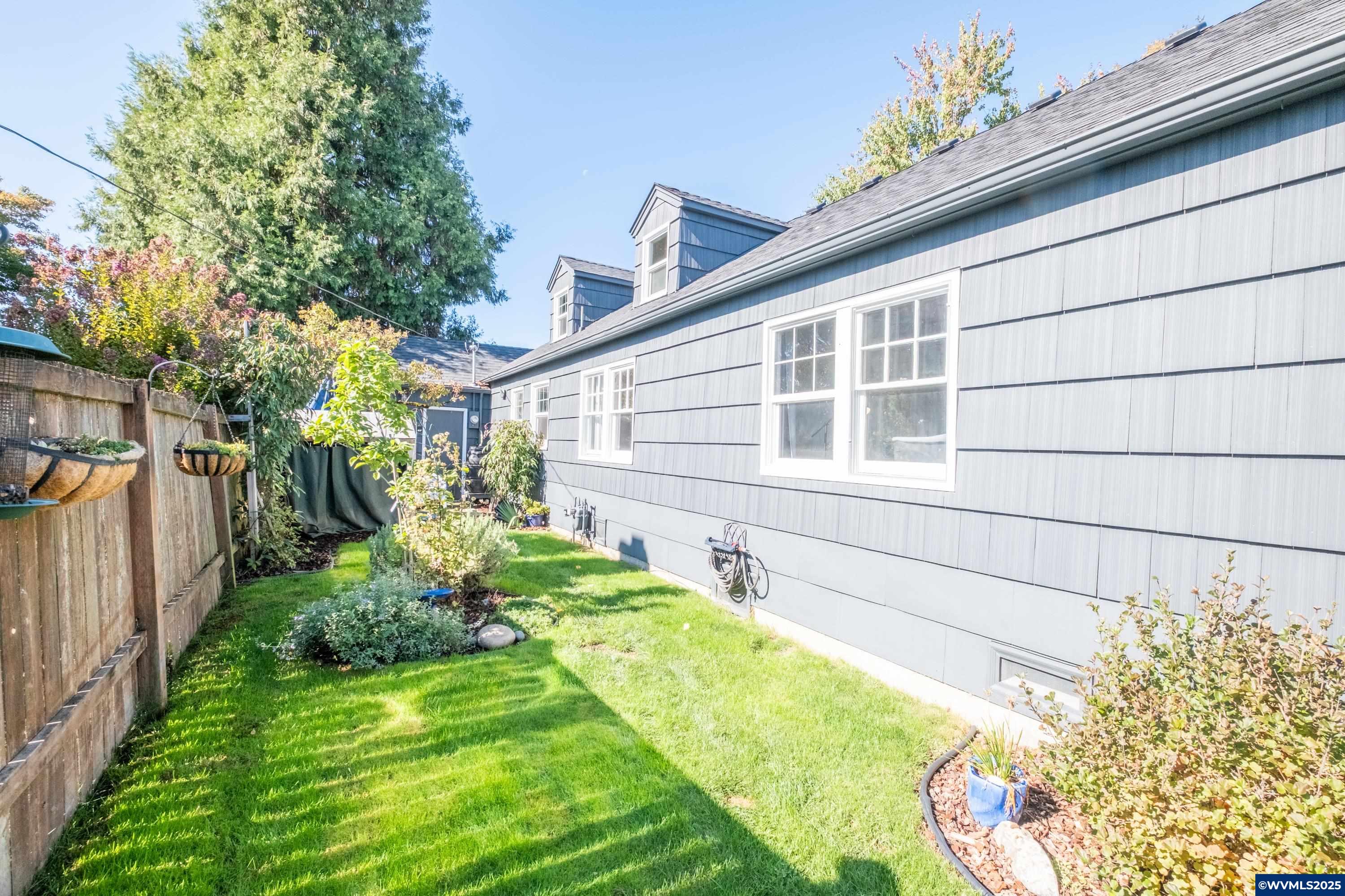 906 Southwest 11th Avenue Albany, OR 97321 - Photo 46 of 49