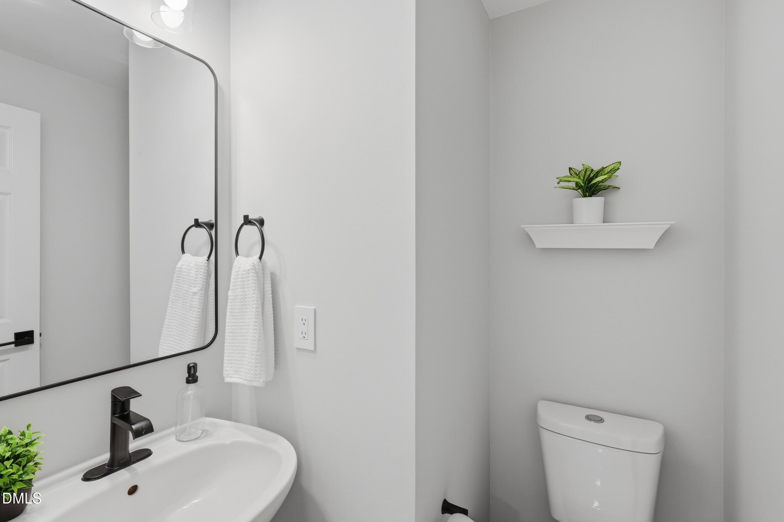 5411 Vista View Court Raleigh, NC 27612 - Photo 14 of 22 Half Bath