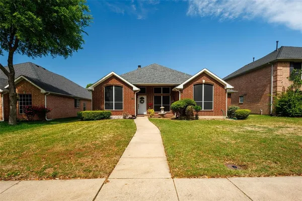 $335,000 | 1403 Dutchman Creek Drive, DeSoto, TX 75115