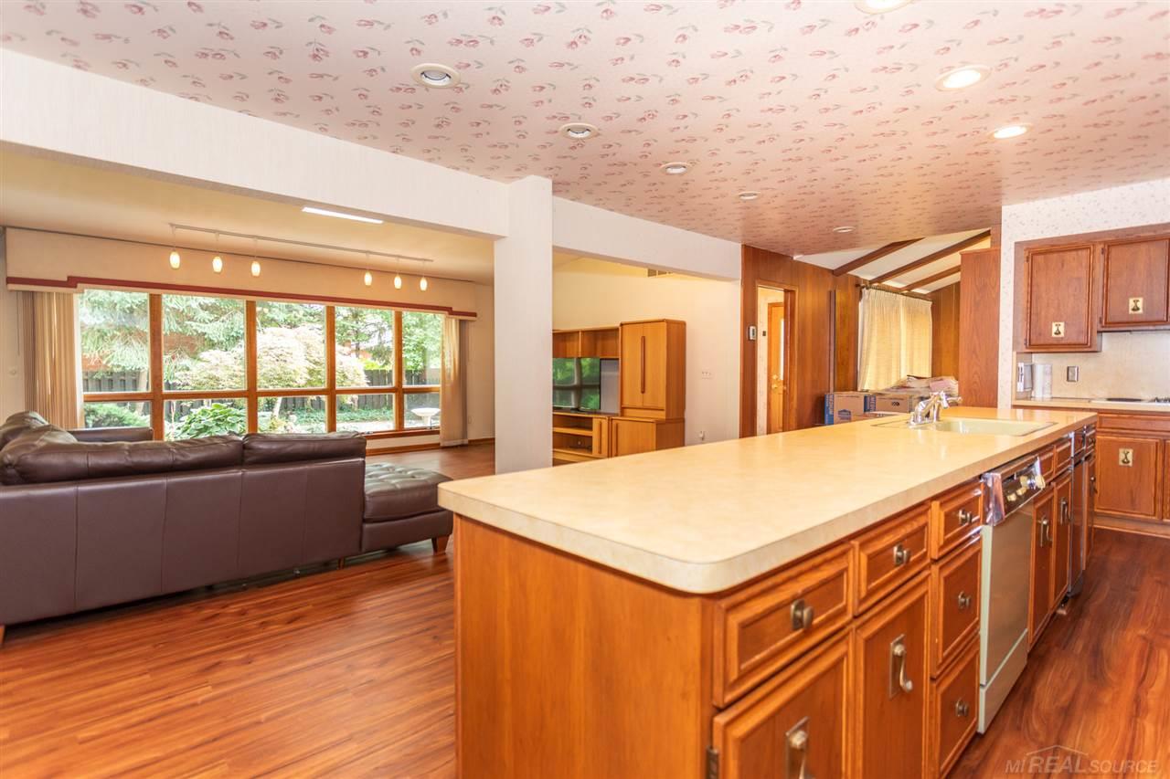500 Ballantyne Road Grosse Pointe Shores, MI 48236 - Photo 12 of 36