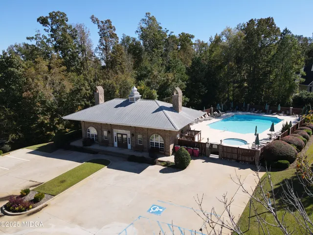 $435,000 | 906 Huntcliffe Drive, Macon, GA 31210