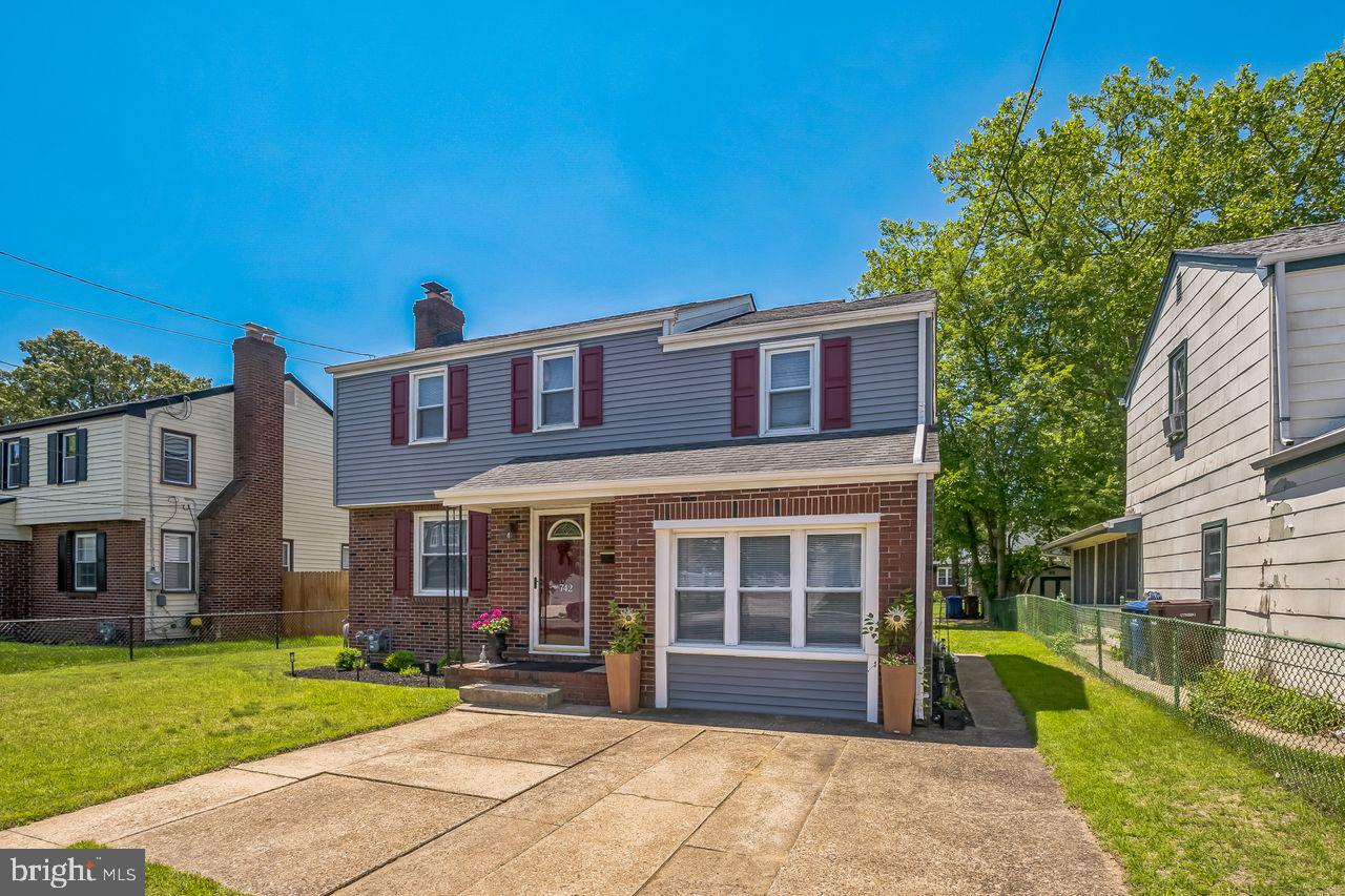 742 Arndt Avenue Riverside, NJ 08075 - Photo 1 of 33