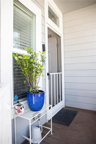 a view of entryway with a front door