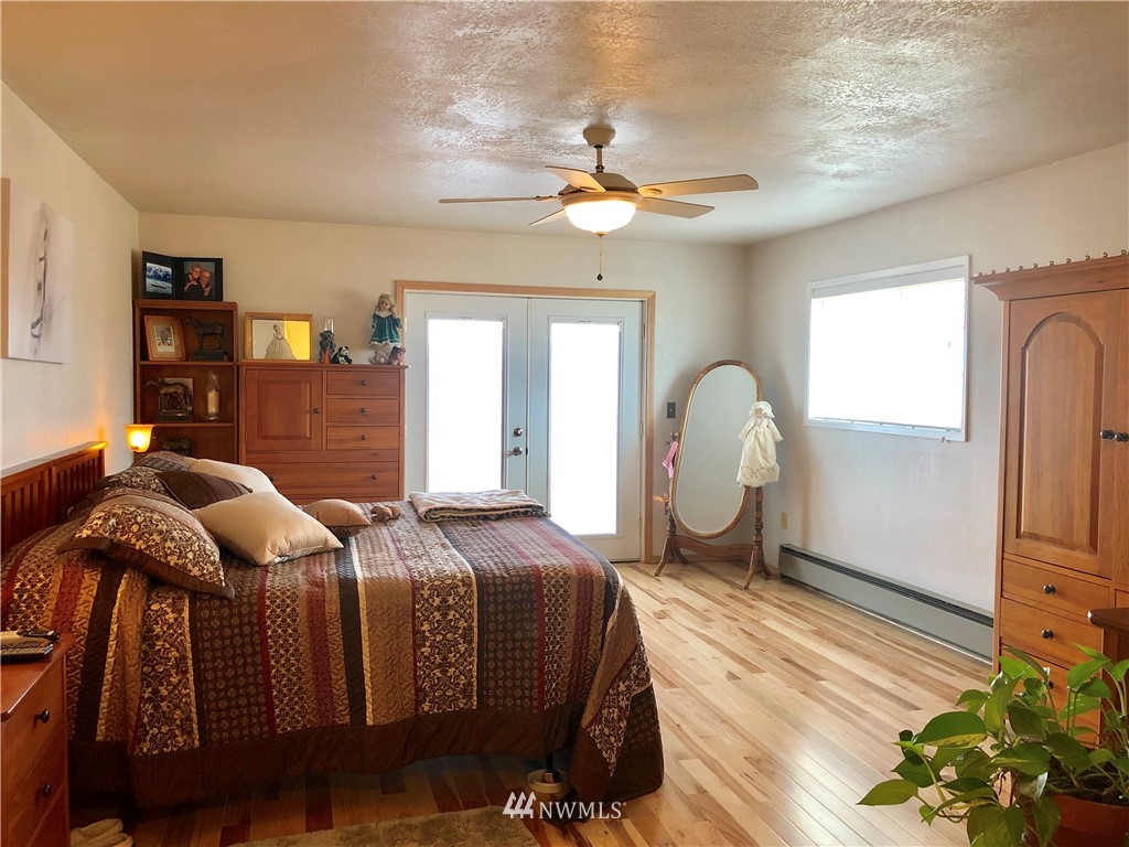 1074 Konnowac Pass Road Moxee, WA 98936 - Photo 8 of 25