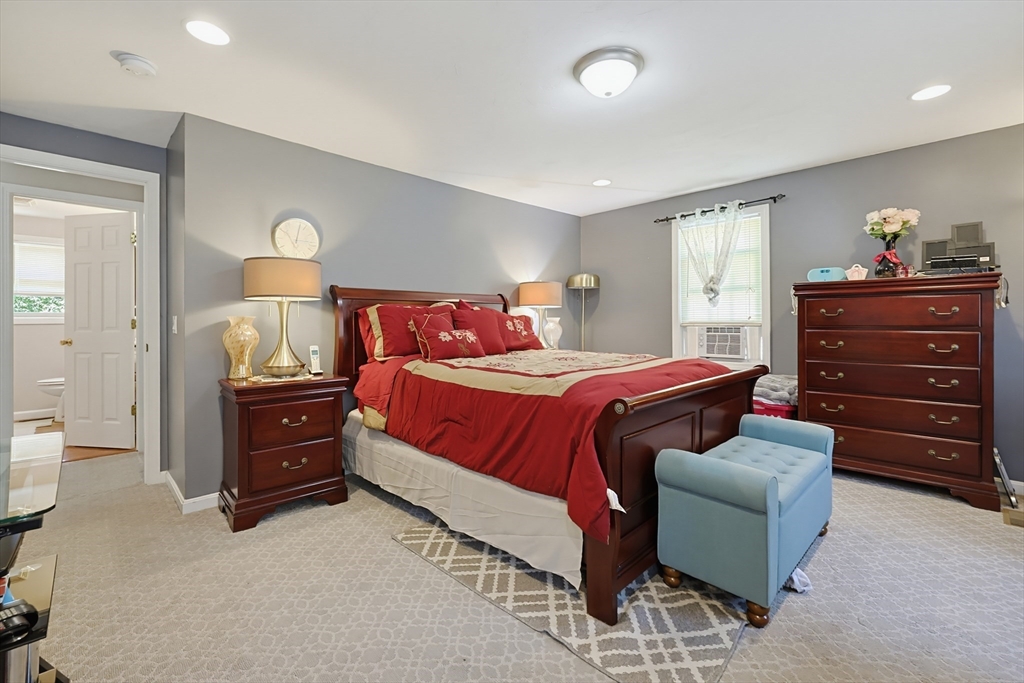 17 Bolton Street Worcester, MA 01604 - Photo 13 of 27