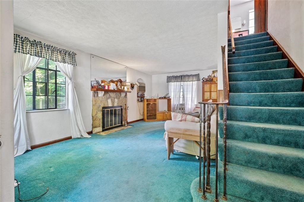 61 Greenlee Road Pittsburgh, PA 15227 - Photo 5 of 25 Gallery Image 5